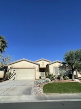 1122 Oro Ridge in Palm Springs, CA - Building Photo - Building Photo