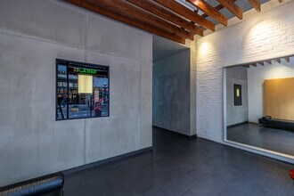 33 Water Street in Vancouver, BC - Building Photo - Lobby
