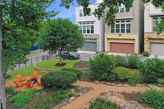 750 High Garden Pl in Dallas, TX - Building Photo - Building Photo