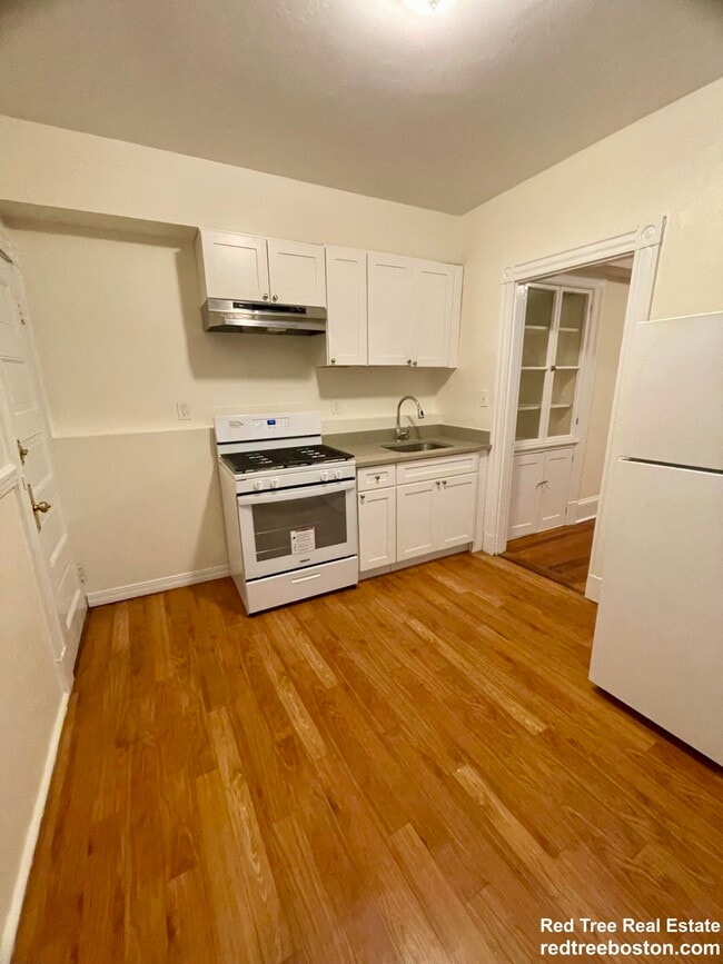 875 Massachusetts Ave, Unit 8