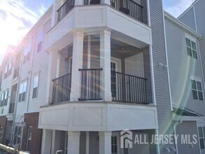 454 Gawron Ct in Sayreville, NJ - Building Photo - Building Photo