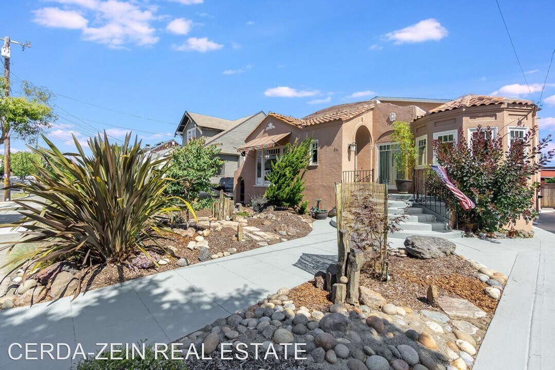 331 Santa Clara Ave Photo