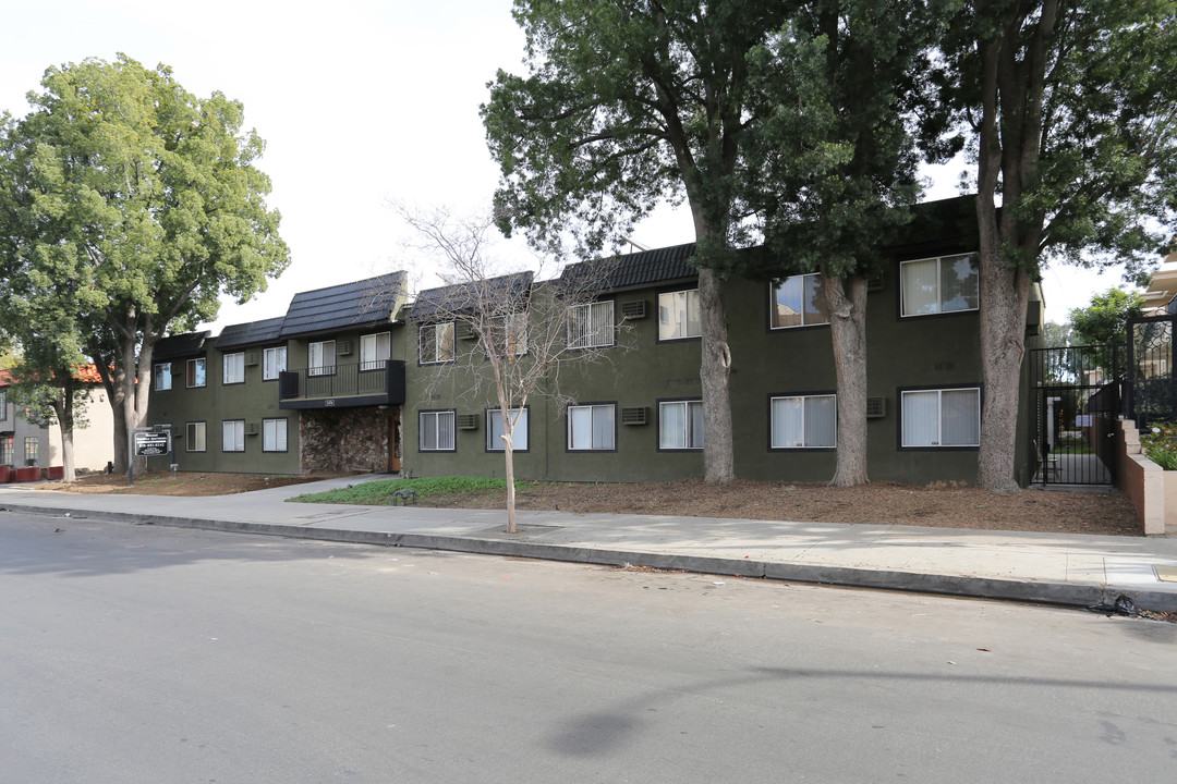 Patrician Apartments in Encino, CA - Building Photo