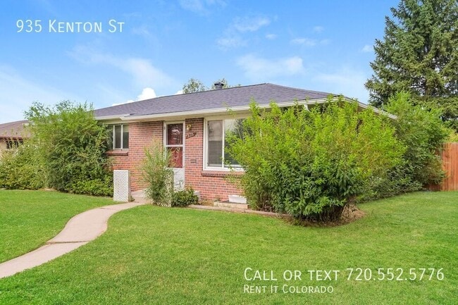 935 Kenton St in Aurora, CO - Building Photo - Building Photo