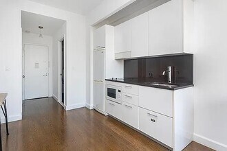 212 W 91st St in New York, NY - Foto de edificio - Building Photo