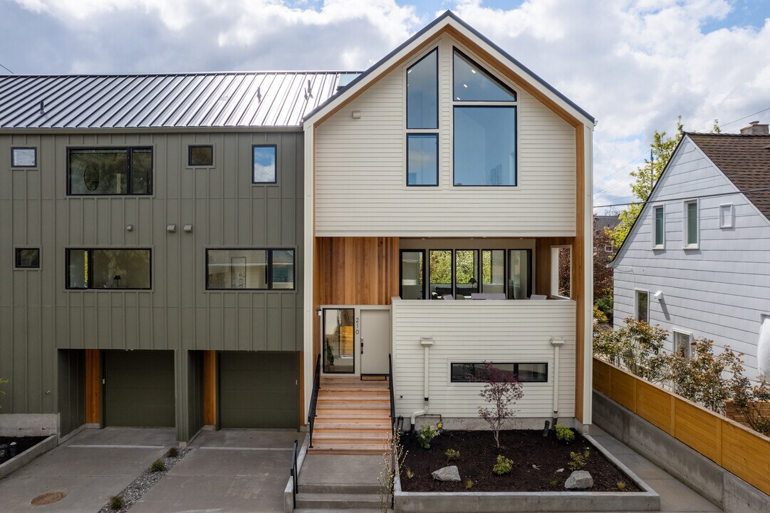 210 N Going St in Portland, OR - Building Photo