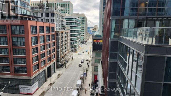 357-357 King St W