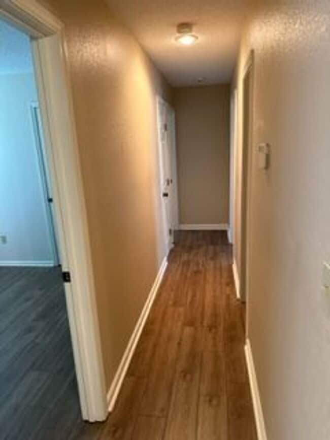 835 NE Pollard St in Lee's Summit, MO - Building Photo - Building Photo