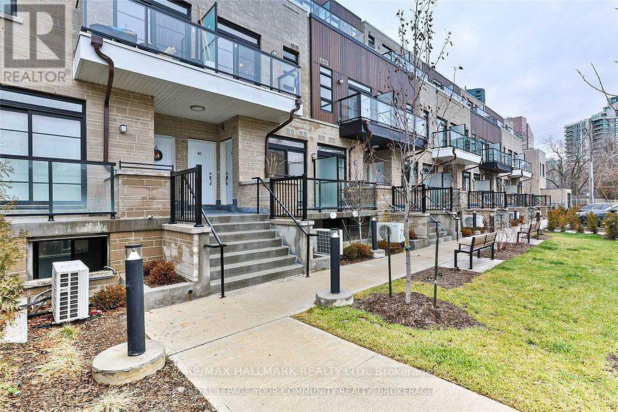 57-57 Finch Ave W in Toronto, ON - Building Photo