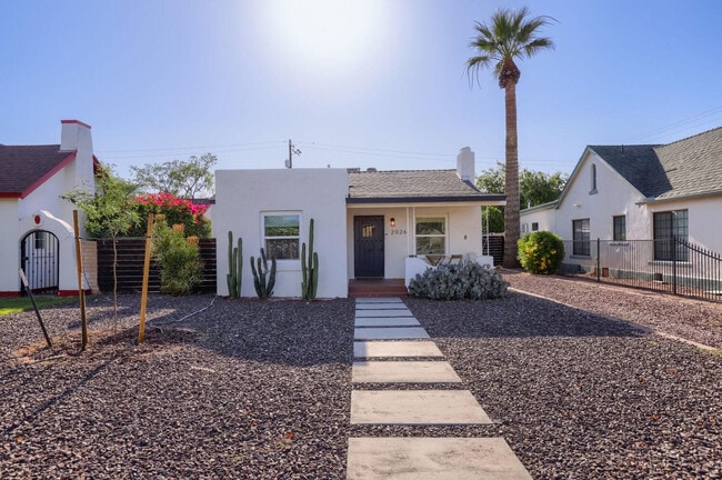 2026 North 23rd Pl in Phoenix, AZ - Building Photo - Building Photo