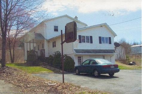 159 Locust St in Carbondale, PA - Foto de edificio