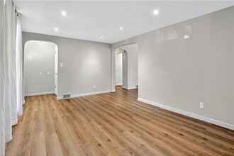 546 Roseland Ave in Pittsburgh, PA - Building Photo - Building Photo