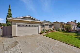 2651 Poplarwood Way in San Jose, CA - Foto de edificio - Building Photo