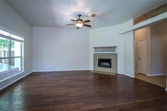 1061 Aviary Dr in Aubrey, TX - Building Photo - Building Photo
