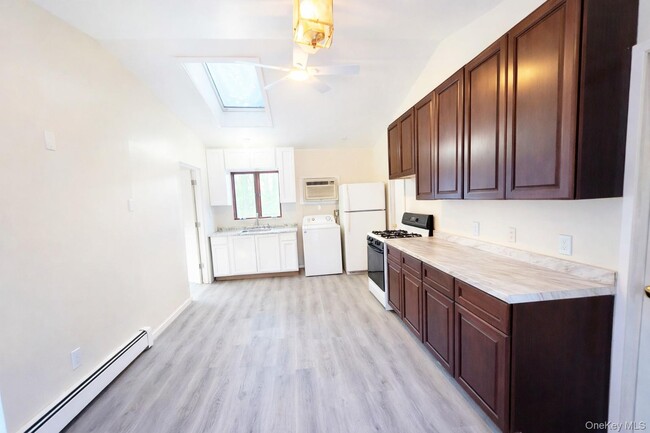 8 Rocky Rd in Monroe, NY - Building Photo - Building Photo