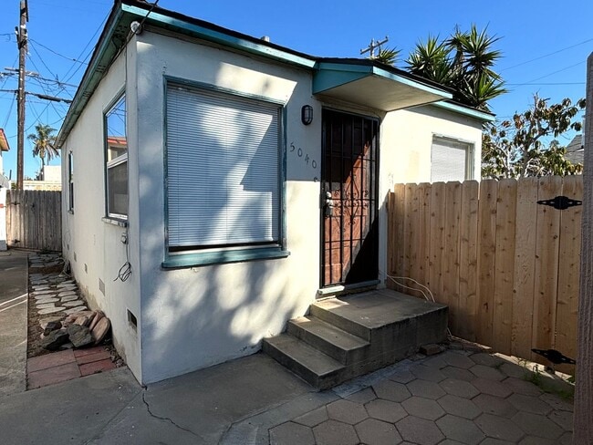 property at 5038-5040 Voltaire St