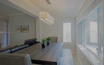 2601 SW 24th Ave in Miami, FL - Building Photo - Building Photo