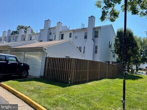 13964 Antonia Ford Ct in Centreville, VA - Building Photo - Building Photo