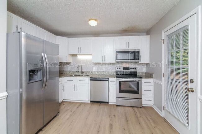 1021 Amber Acres Ln in Knightdale, NC - Building Photo - Building Photo