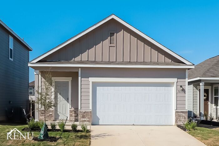 5251 Dawn Break in Saint Hedwig, TX - Building Photo