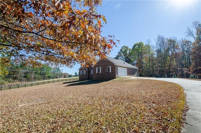 3950 Chattahoochee Rd in Cumming, GA - Building Photo - Building Photo