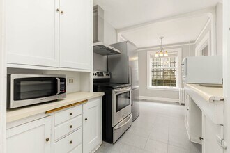 321 Boylston Ave E in Seattle, WA - Building Photo - Building Photo