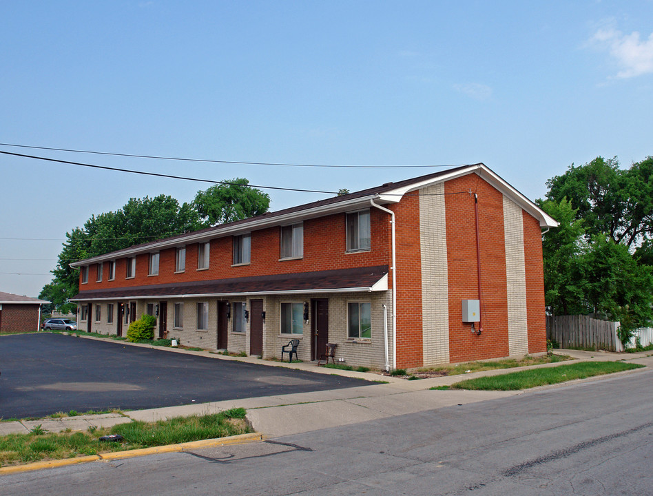 701 W Xenia Dr in Fairborn, OH - Building Photo