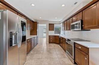 10510 Ravenscroft Dr in Dallas, TX - Building Photo - Building Photo