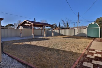 1206 Smith St in Odessa, TX - Building Photo - Building Photo