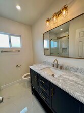 2906 Carmona Ave in Los Angeles, CA - Foto de edificio - Building Photo