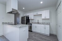 1920 Sanford Dr, Unit #2