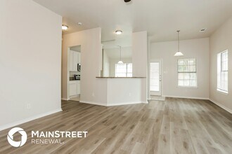 6449 Canyon Trail in Lake Worth, TX - Building Photo - Building Photo