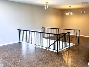 136 Lilac Ln in Buffalo Grove, IL - Building Photo - Building Photo