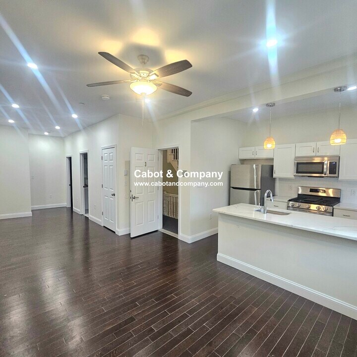 49 Charter St, Unit 3 in Boston, MA - Building Photo