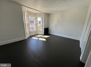 281 W Cottage Pl in York, PA - Building Photo - Building Photo