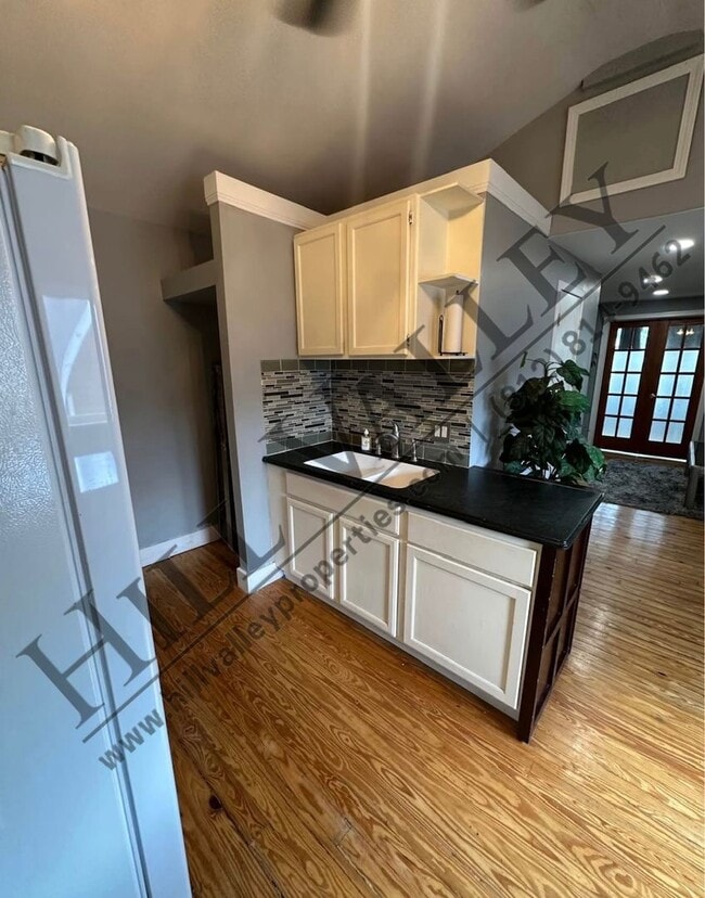 property at 1515 S 3rd St