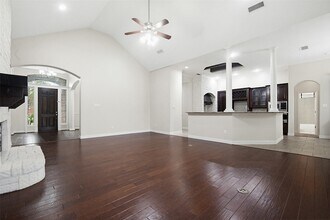 3205 High Ridge Ct in Mansfield, TX - Foto de edificio - Building Photo