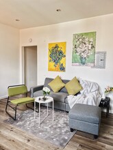 2402 Spruce St in Philadelphia, PA - Building Photo - Building Photo