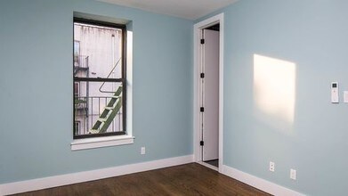 1657 Summerfield St-Unit -2b in Queens, NY - Building Photo - Building Photo