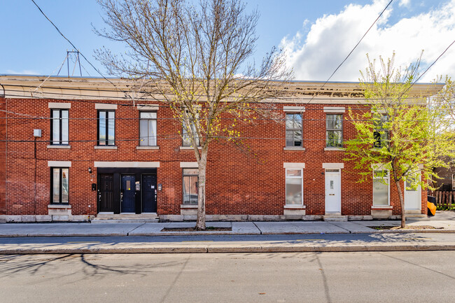 715 De Liverpool Rue in Montréal, QC - Building Photo - Building Photo