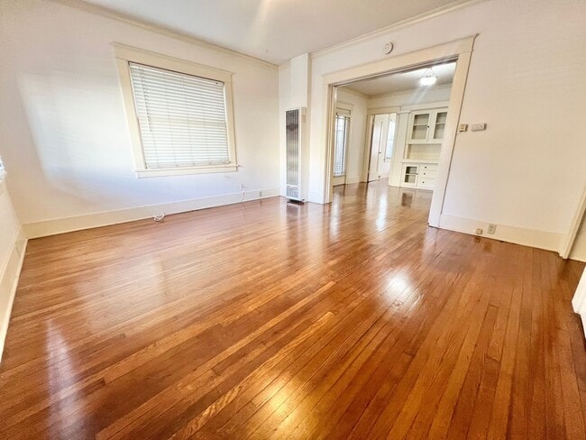 property at 1224 E 1st St