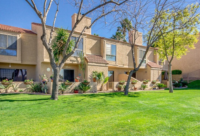 7910 E Thomas Rd, Unit 107 in Scottsdale, AZ - Building Photo - Building Photo