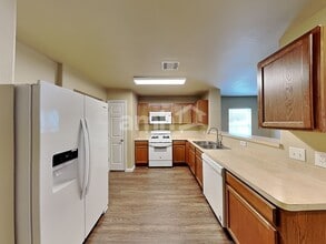 3723 Holden Ct in Round Rock, TX - Foto de edificio - Building Photo