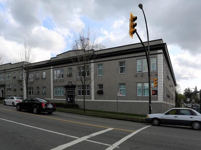 Montrose in Vancouver, BC - Building Photo - Primary Photo