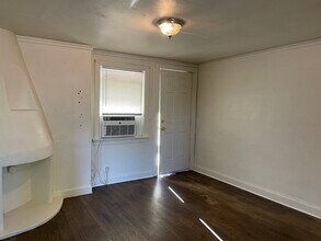 803 W 11th St in Medford, OR - Building Photo - Building Photo