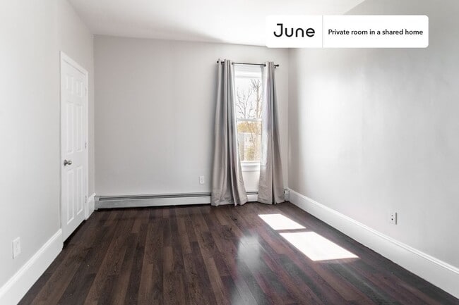 Private bedroom in 4 bed/1.5 bath Home in Boston, MA - Building Photo - Building Photo