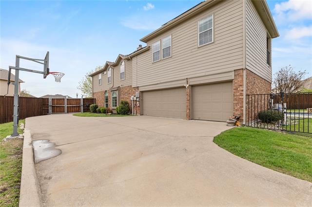 613 Windward Dr in Murphy, TX - Building Photo - Building Photo