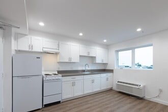 685 W 4th St in San Pedro, CA - Foto de edificio - Floor Plan