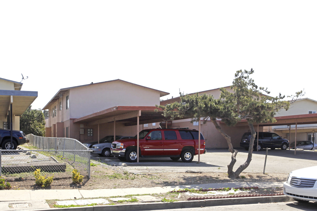 1142 Parkside St in Salinas, CA - Building Photo