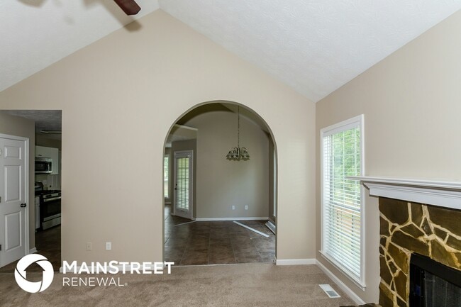 121 Aristocratic Way in Locust Grove, GA - Foto de edificio - Building Photo